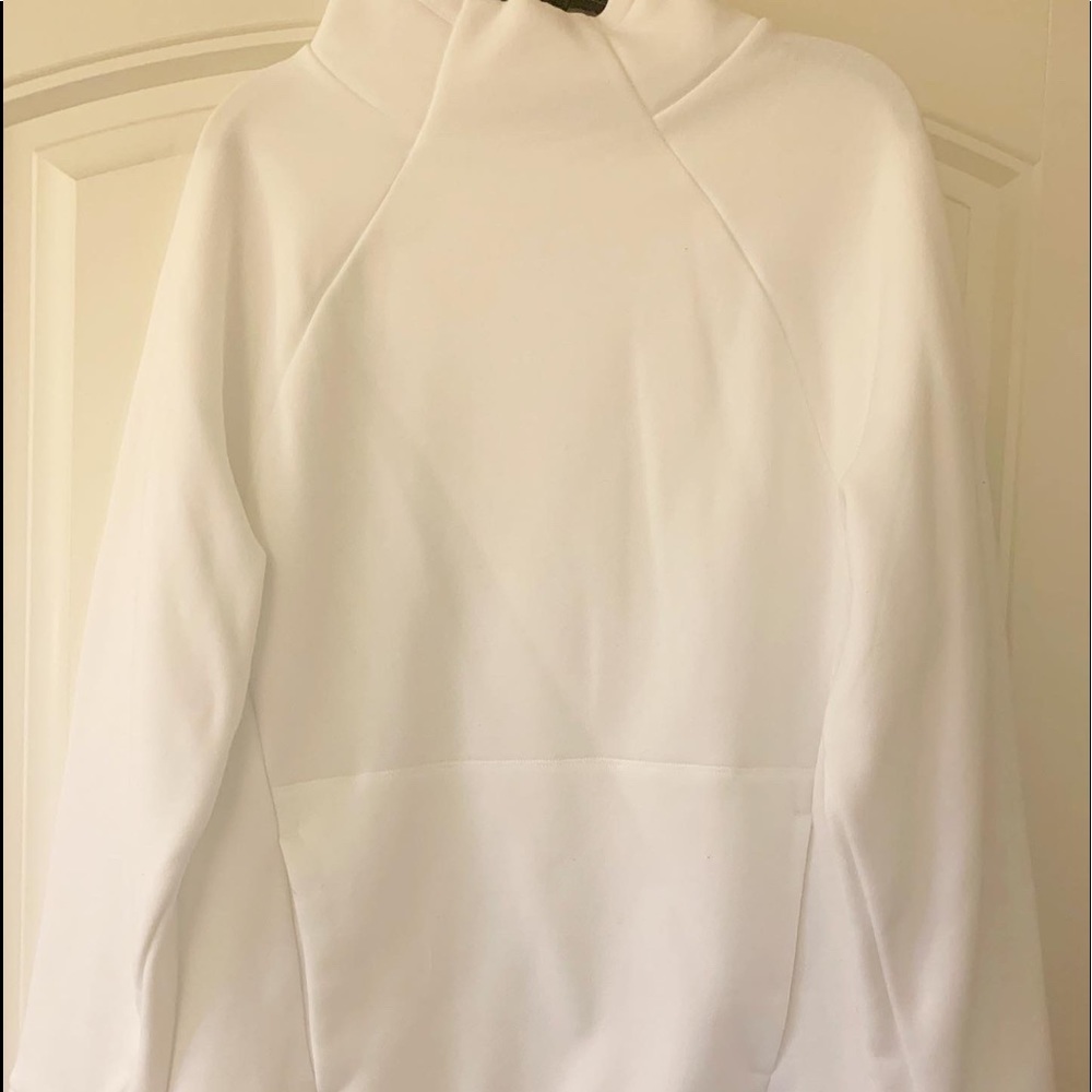 Fabletics Pullover - Picture 2 of 2